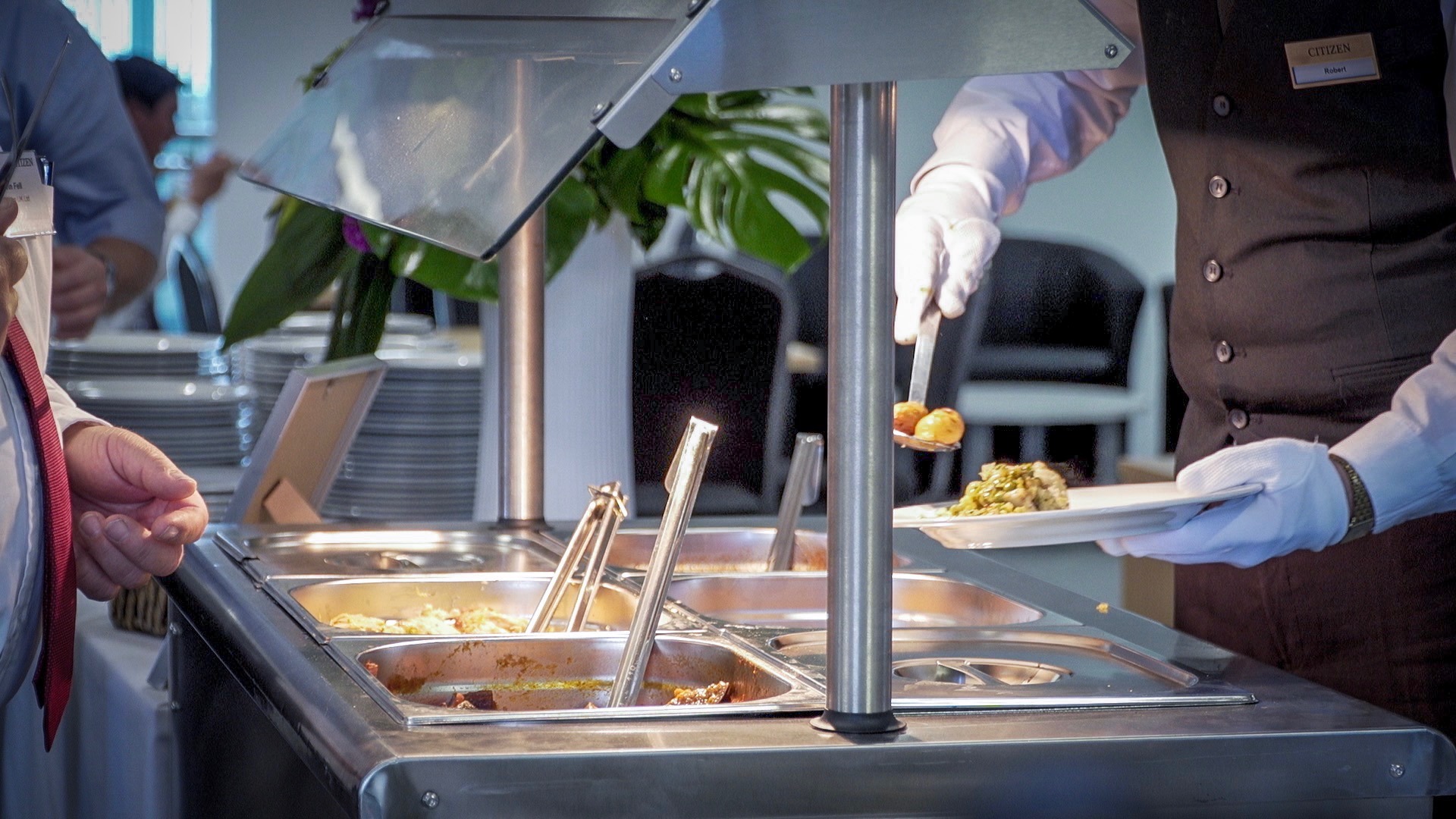 alt="lunch buffet service"