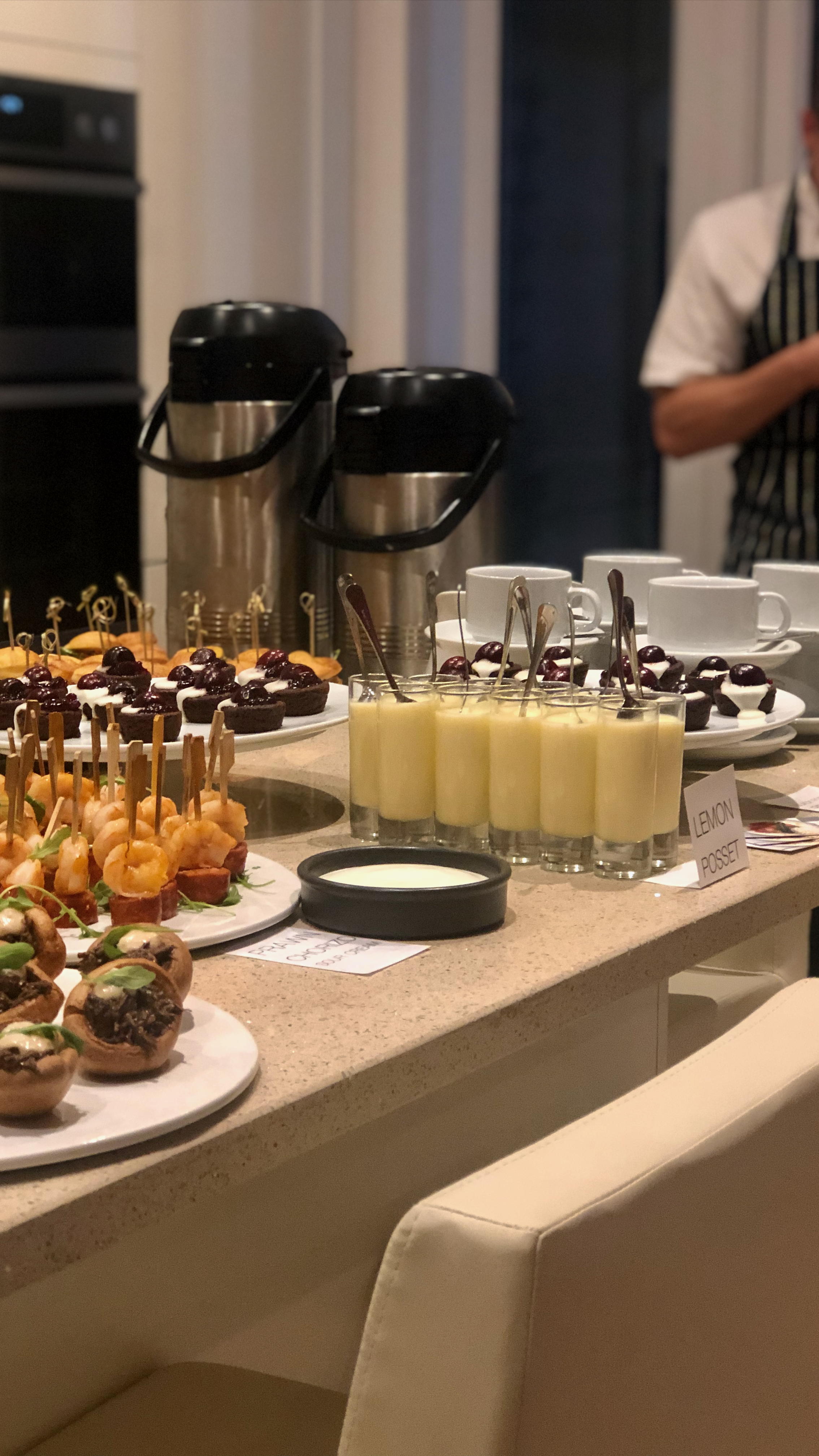 smoked salmon and cream cheese canaoe 